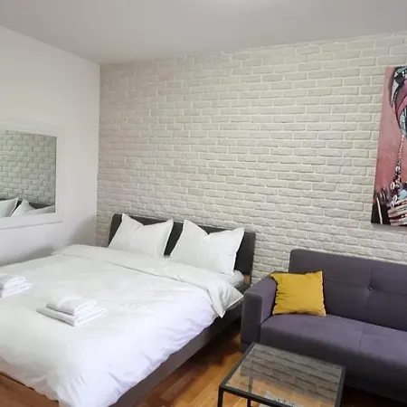 Apartament Grove Ii = Strict Centre Nowy Sad