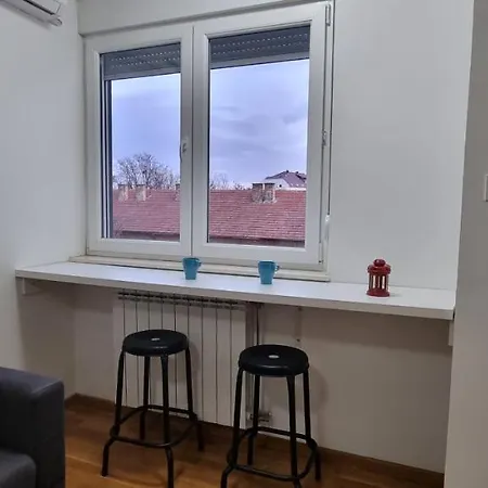 Grove Ii = Strict Centre Novi Sad