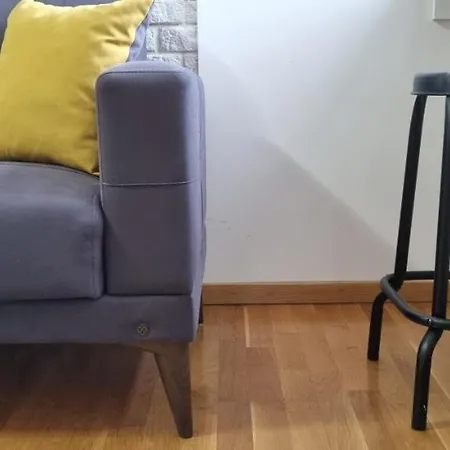 Grove Ii = Strict Centre *