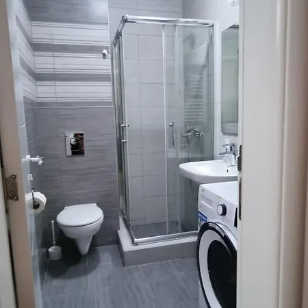 Grove Ii = Strict Centre Novi Sad