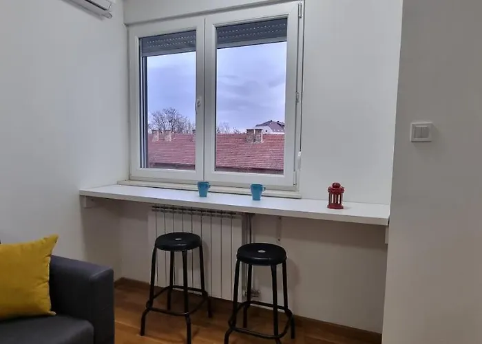 Grove Ii = Strict Centre Novi Sad