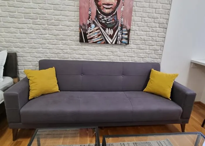 Grove Ii = Strict Centre